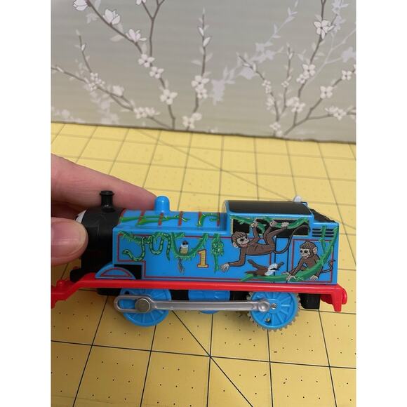 Monkey Palace Thomas And Friends Tank Engine Trackmaster Train w/ Tender ~Works - Picture 8 of 11